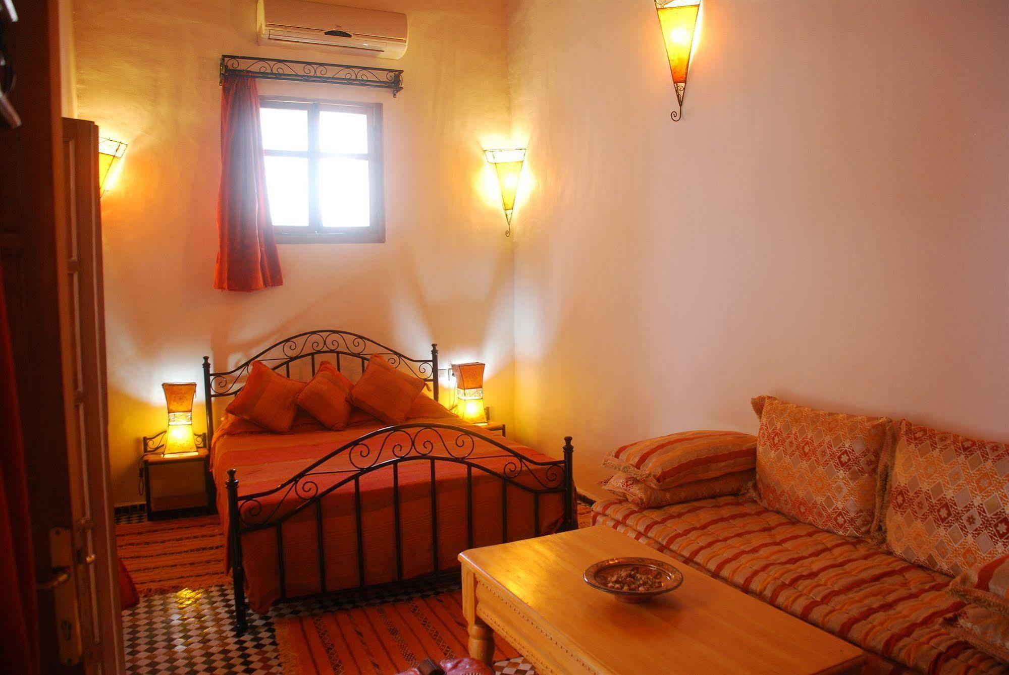 Riyad Al Atik Hotel Fez Bagian luar foto